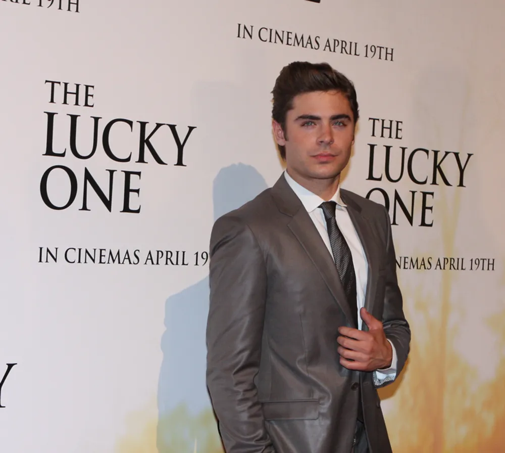 Zac_Efron_(6914264622)_(cropped) zac efron glamour
