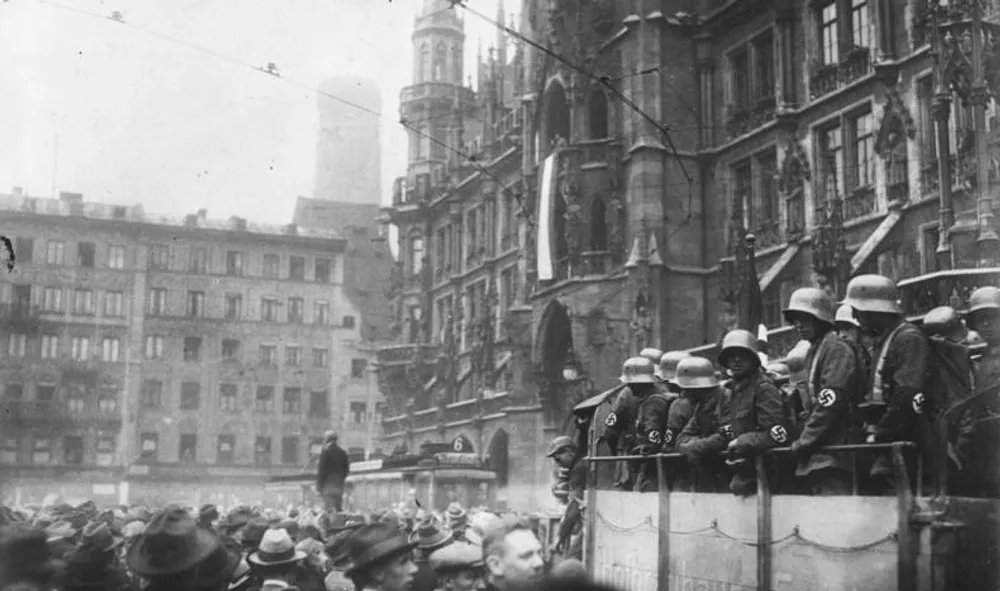 Hitler-Putsch, München, Marienplatz fascisme